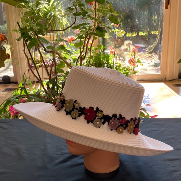 Floral White Satin Ribbon Wide-Brim Hat - Picture 4 of 4